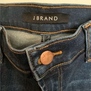 ‼️J BRAND MID RISE SLIM STRAIGHT DENIM PERFECT SHADE OF DENIM PERFECT CONDITION
